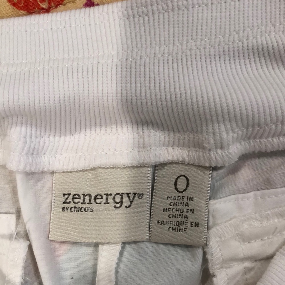 NWOT Chico’s Capri Pants - Picture 7 of 7